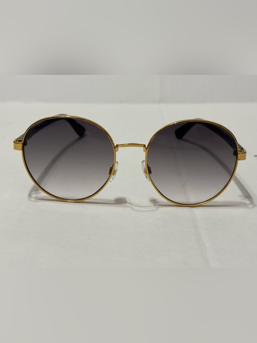 FRYE AND CO. Gold Round Sunglasses with Gradient Gray Lenses